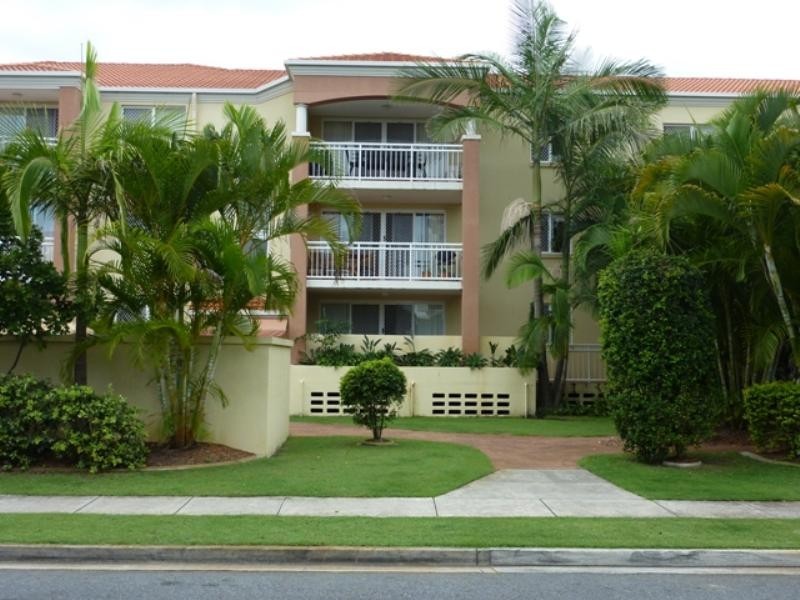 17 ‘Chev-elle’ 78 Stanhill Drive, Surfers Paradise QLD 4217