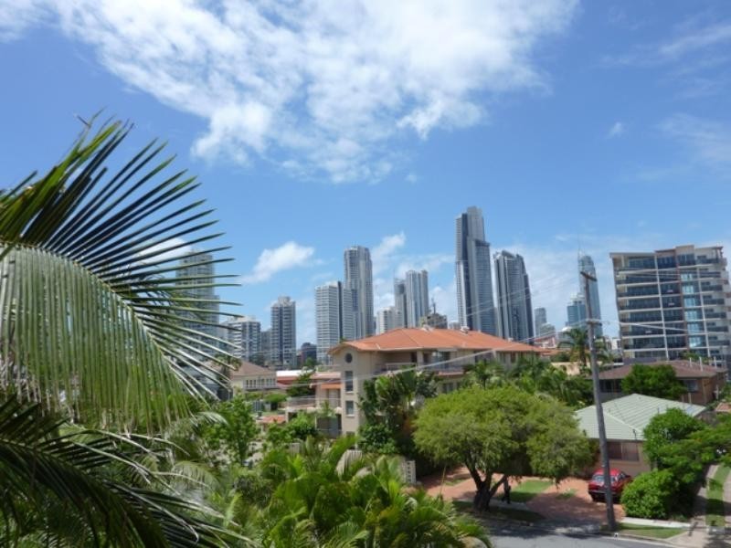 17 ‘Chev-elle’ 78 Stanhill Drive, Surfers Paradise QLD 4217