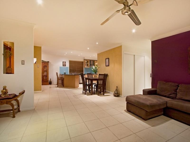 26 Aruma Avenue, Burleigh Waters QLD 4220