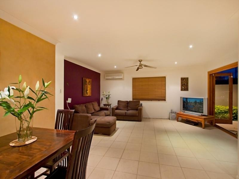 26 Aruma Avenue, Burleigh Waters QLD 4220
