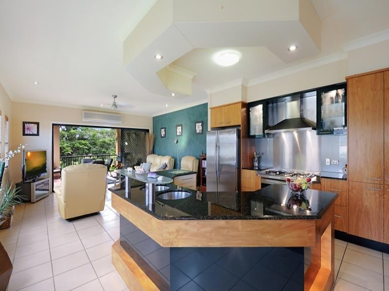 1/28 Nobby Parade, Miami QLD 4220