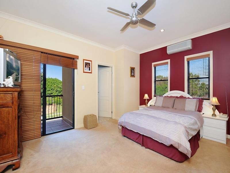 1/28 Nobby Parade, Miami QLD 4220