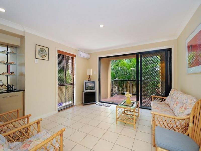 1/28 Nobby Parade, Miami QLD 4220