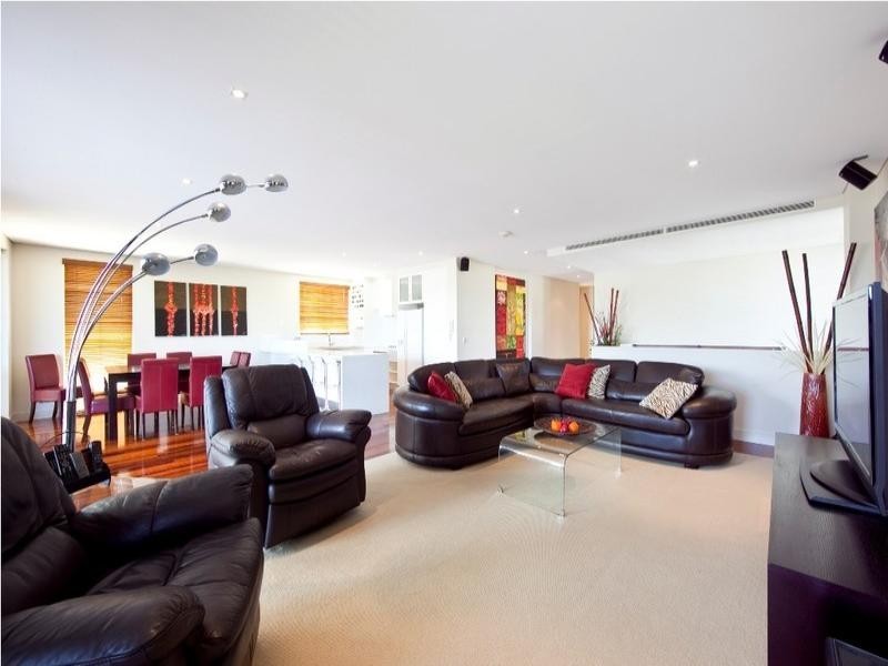 2/19 Paradise Island, Surfers Paradise QLD 4217