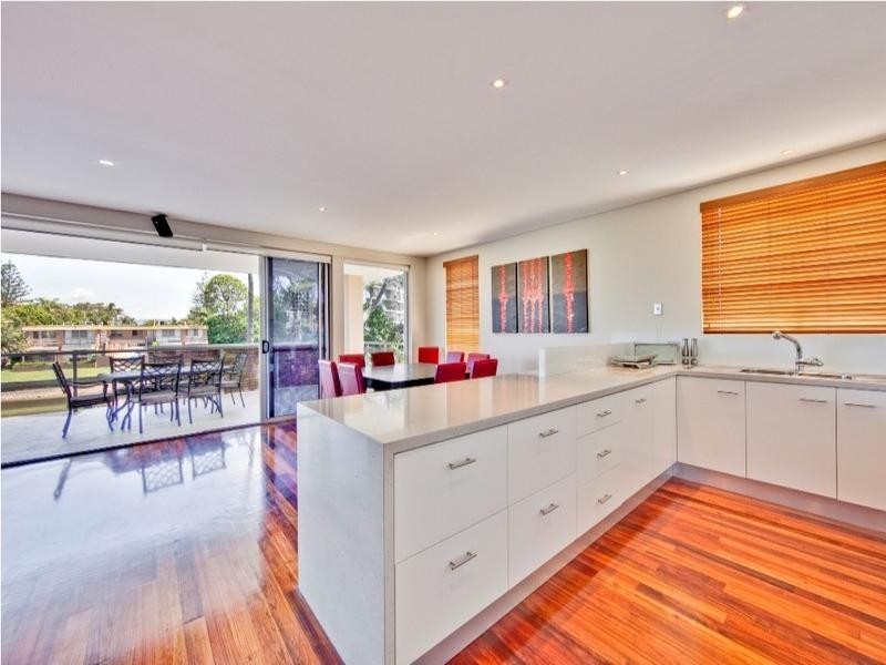 2/19 Paradise Island, Surfers Paradise QLD 4217