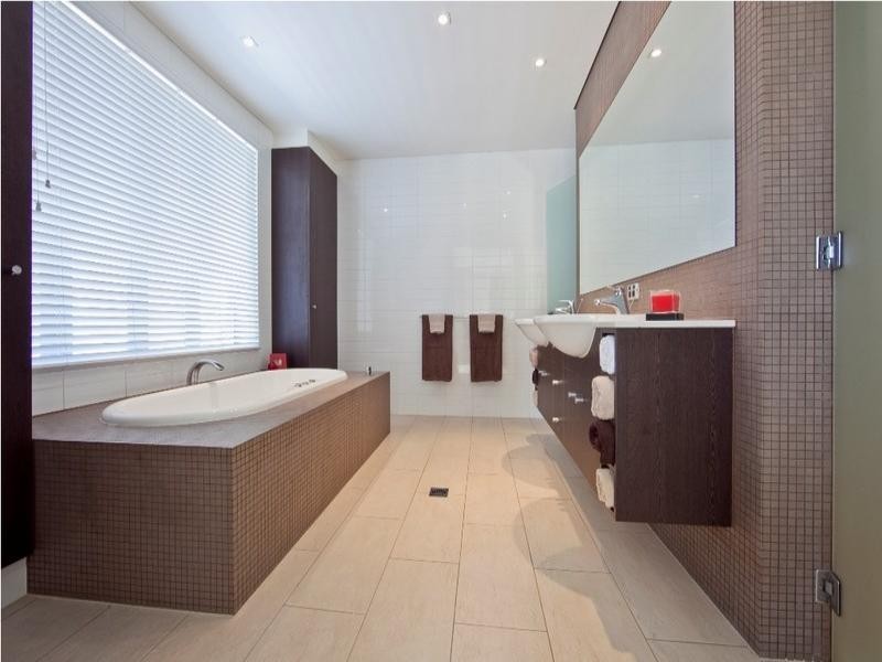 2/19 Paradise Island, Surfers Paradise QLD 4217