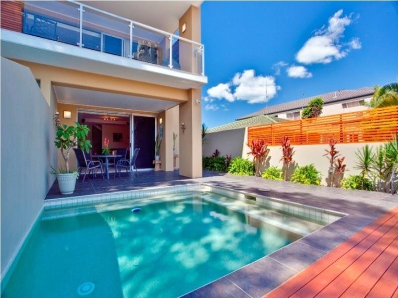 2/19 Paradise Island, Surfers Paradise QLD 4217