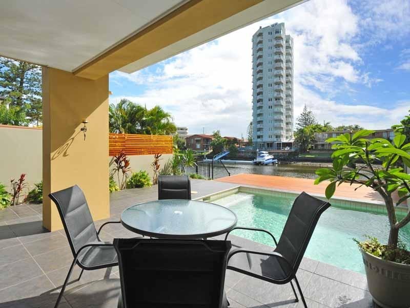 2/19 Paradise Island, Surfers Paradise QLD 4217