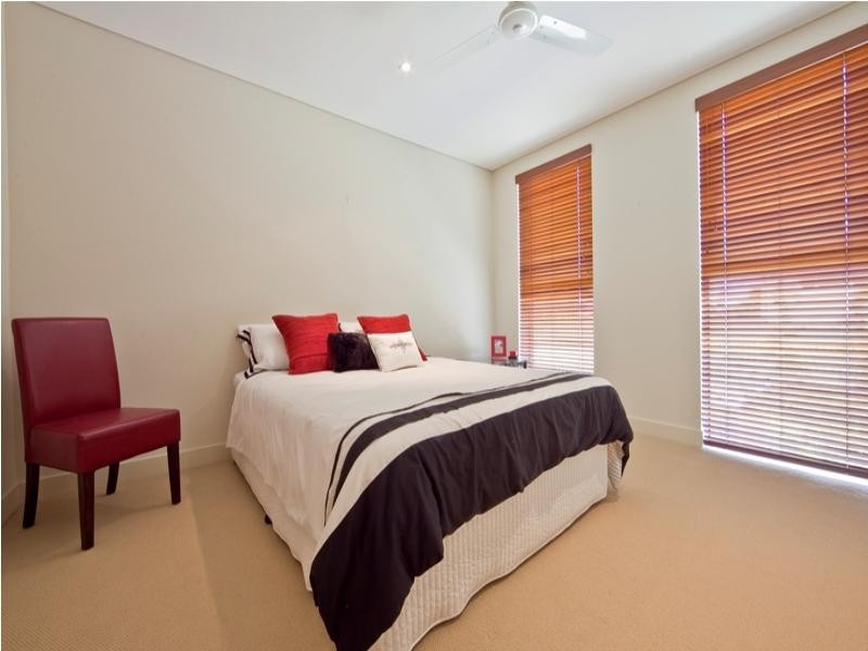 2/19 Paradise Island, Surfers Paradise QLD 4217