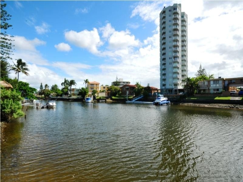 2/19 Paradise Island, Surfers Paradise QLD 4217