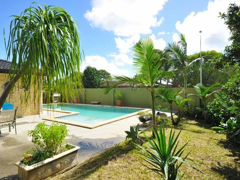 2 Japonica Drive, Palm Beach QLD 4221