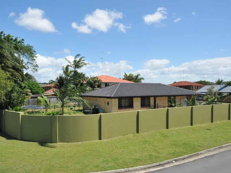 2 Japonica Drive, Palm Beach QLD 4221