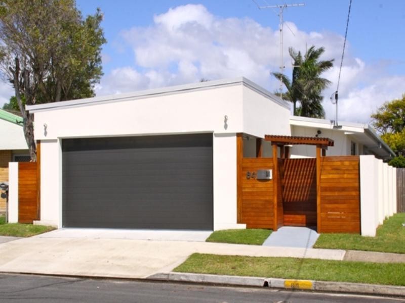 84 Albion Avenue, Miami QLD 4220