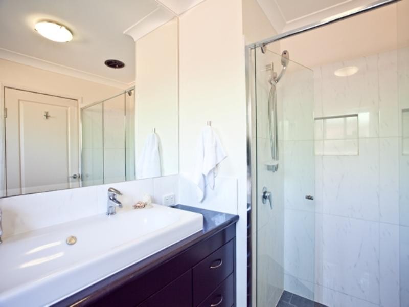 84 Albion Avenue, Miami QLD 4220