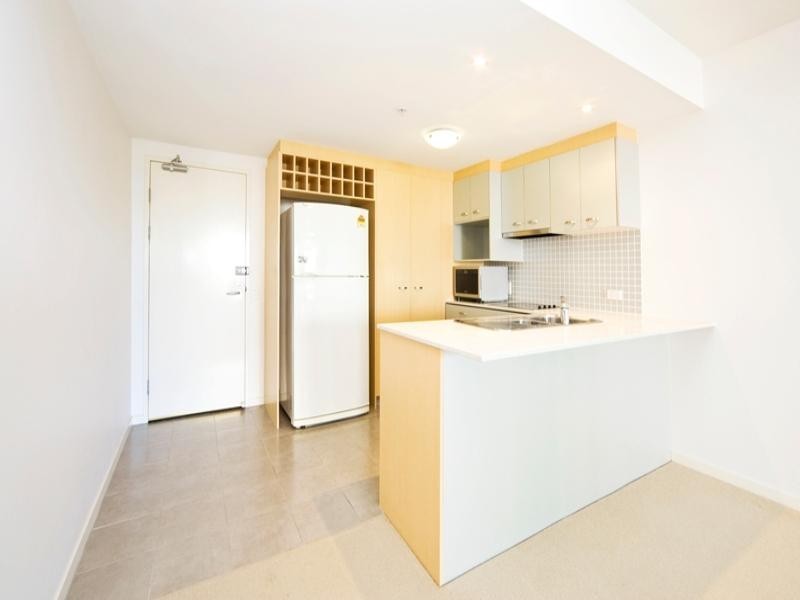 210 ‘Wings Resort and Spa’, 18 Fern Street, Surfers Paradise QLD 4217