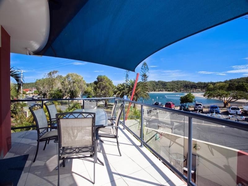 2 Murlong Crescent, Palm Beach QLD 4221