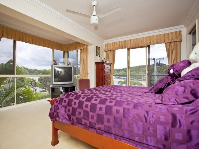 2 Murlong Crescent, Palm Beach QLD 4221