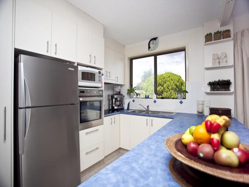 2 Murlong Crescent, Palm Beach QLD 4221