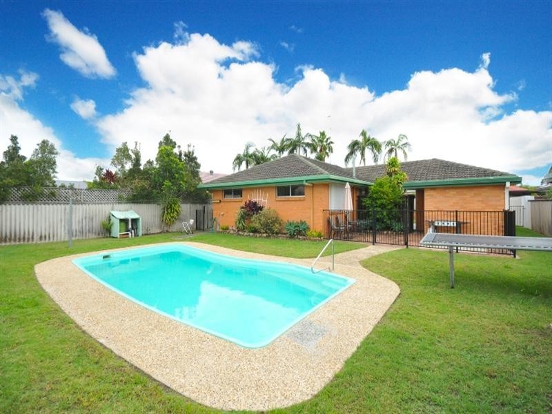 20 Dabchick Drive, Burleigh Waters QLD 4220