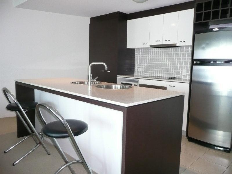 706 ‘Wings Resort and Spa’, 18 Fern Street, Surfers Paradise QLD 4217