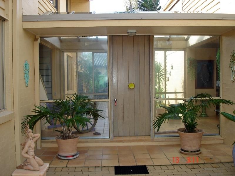 5 Daimler Drive, Bundall QLD 4217