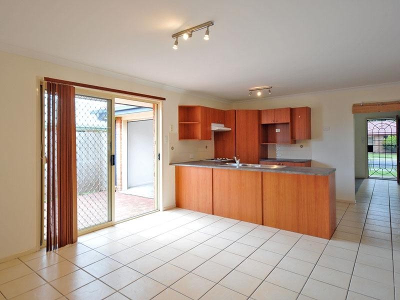 16 Stradbroke Drive, Tweed Heads South NSW 2486