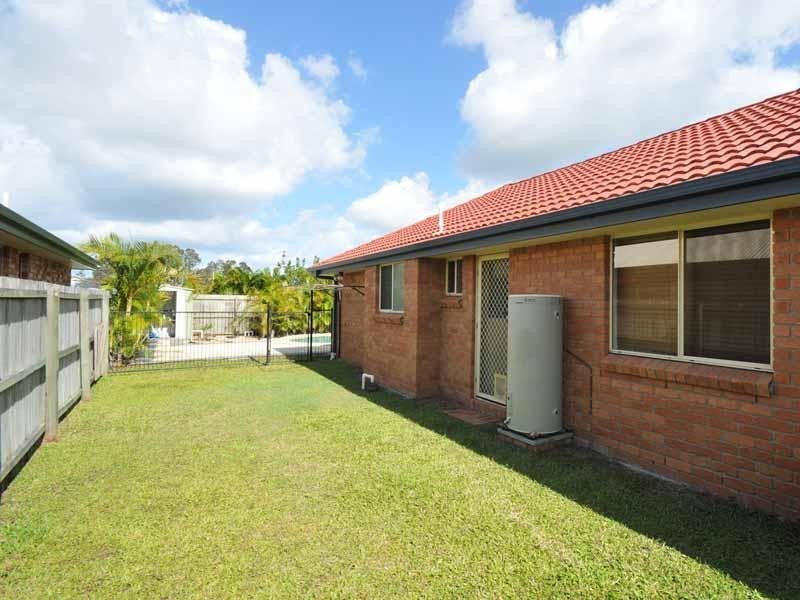 16 Stradbroke Drive, Tweed Heads South NSW 2486