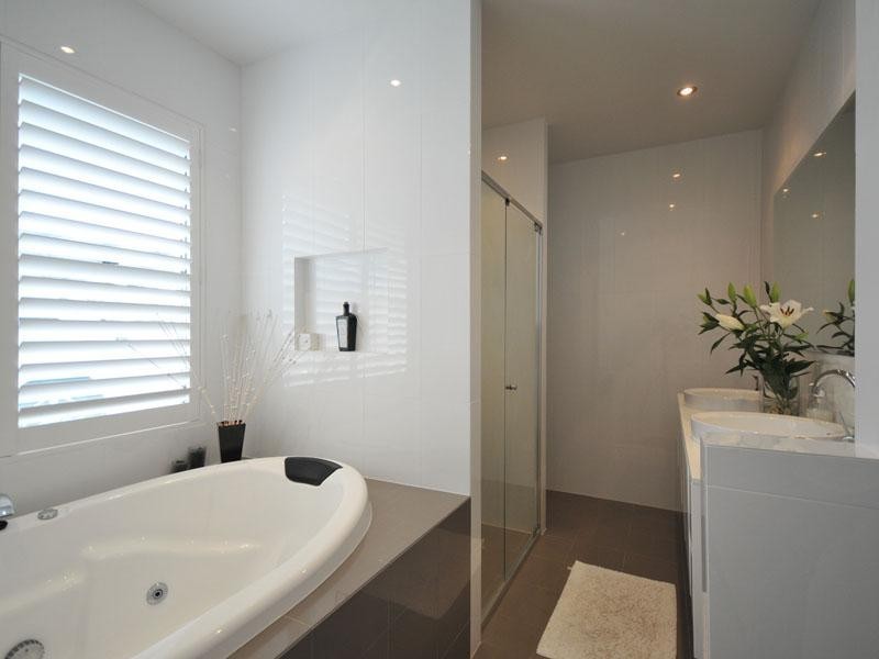 22 Welby Street, Broadbeach Waters QLD 4218