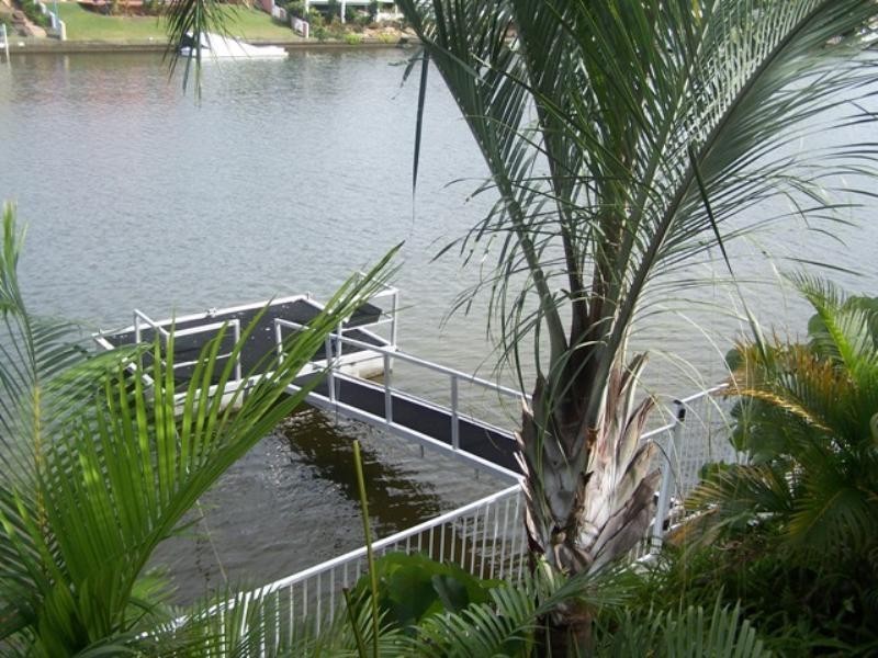 2 Salamander Court, Mermaid Waters QLD 4218