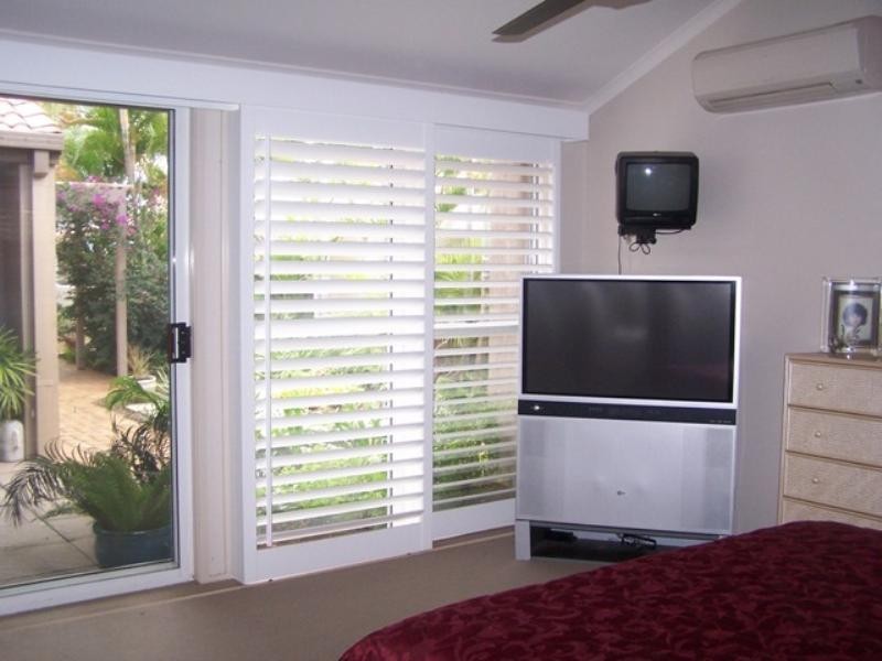 2 Salamander Court, Mermaid Waters QLD 4218