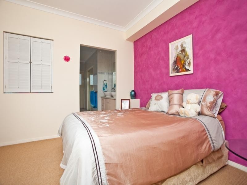 24 Tabilban Street, Burleigh Heads QLD 4220