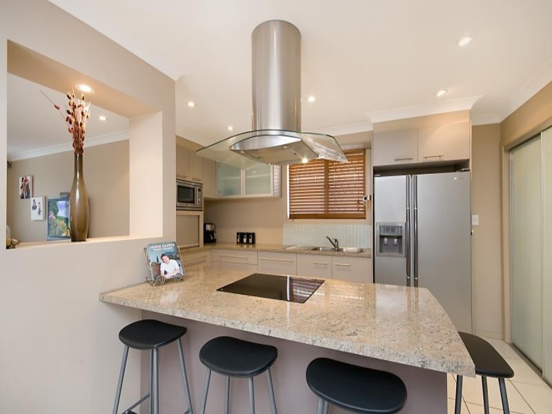 52 Chainey Avenue, Miami QLD 4220