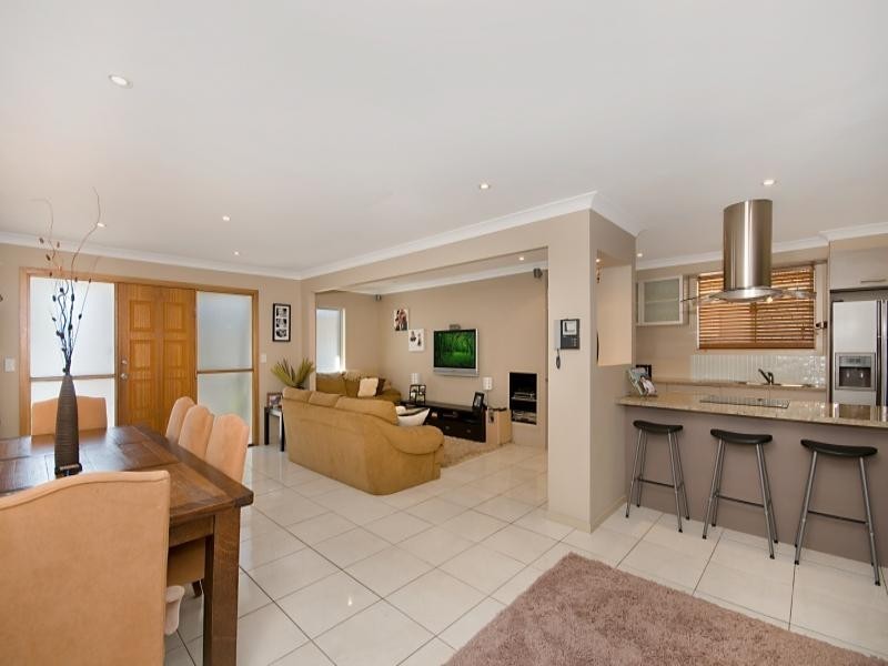 52 Chainey Avenue, Miami QLD 4220