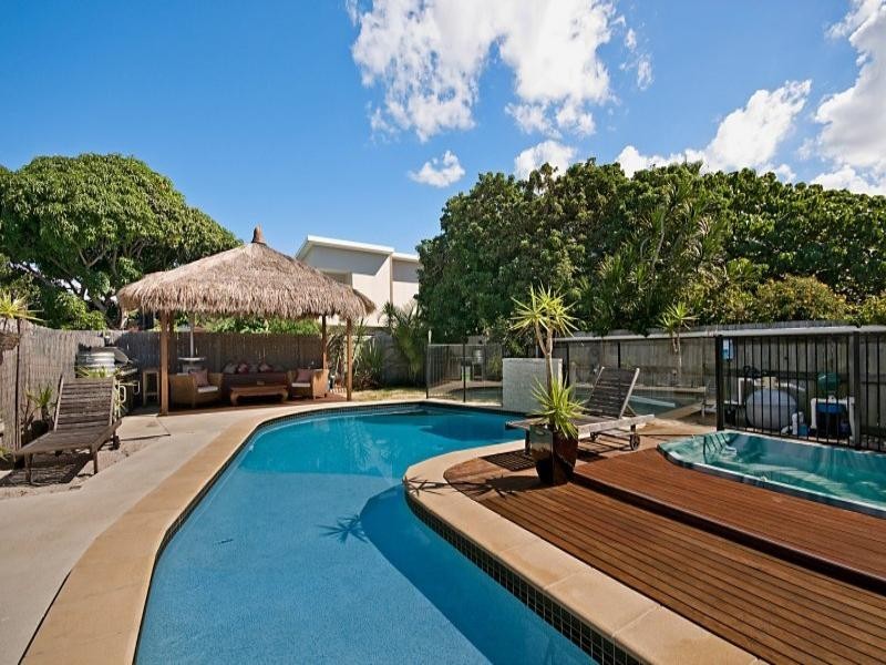 52 Chainey Avenue, Miami QLD 4220
