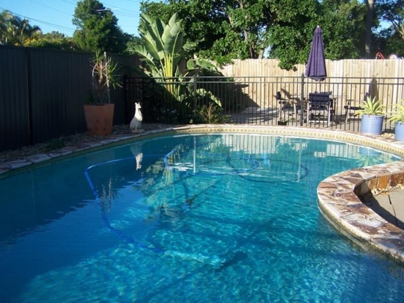 11 Constance Avenue, Mermaid Waters QLD 4218