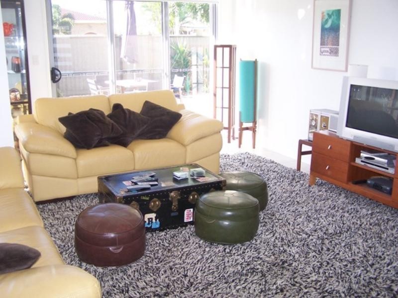 11 Constance Avenue, Mermaid Waters QLD 4218