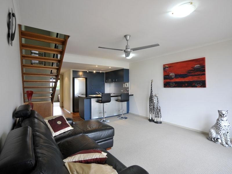 26/20 Illawong Street, Chevron Island QLD 4217