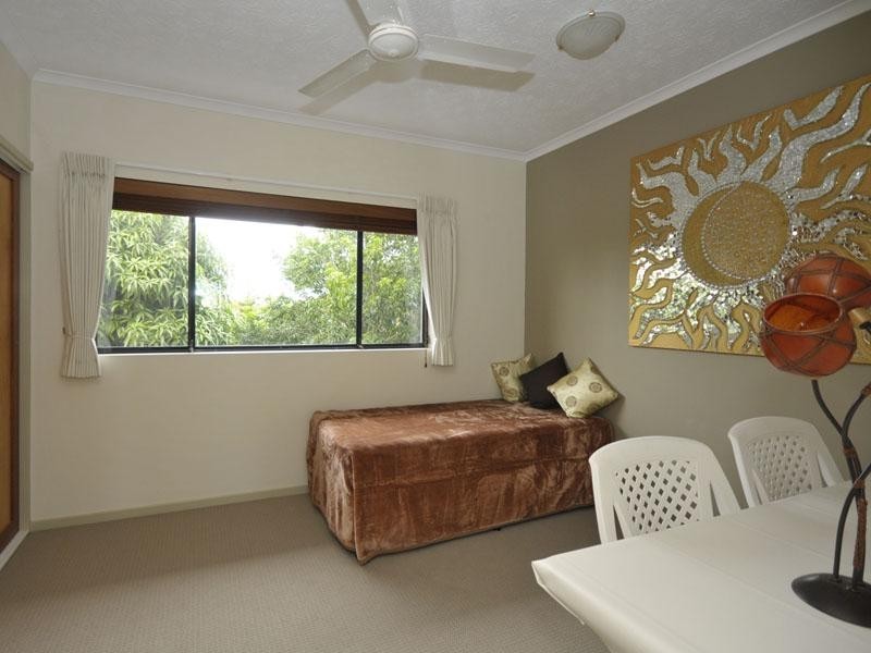 26/20 Illawong Street, Chevron Island QLD 4217