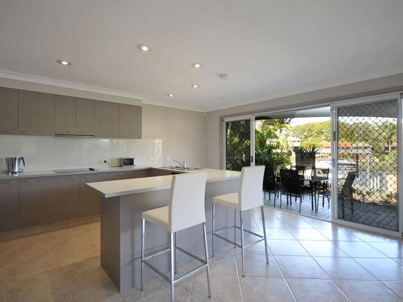 7 Carrara Road, Carrara QLD 4211