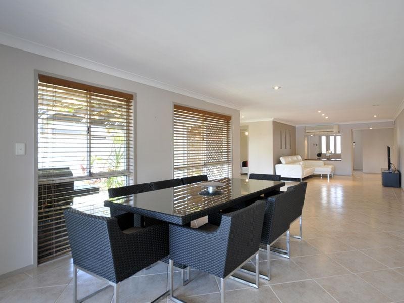 7 Carrara Road, Carrara QLD 4211
