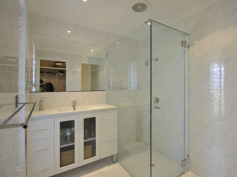 7 Carrara Road, Carrara QLD 4211