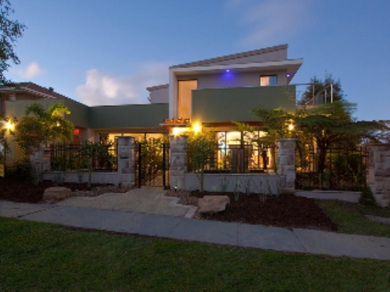 14 Avellino Drive, Varsity Lakes QLD 4227