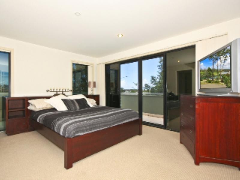 14 Avellino Drive, Varsity Lakes QLD 4227