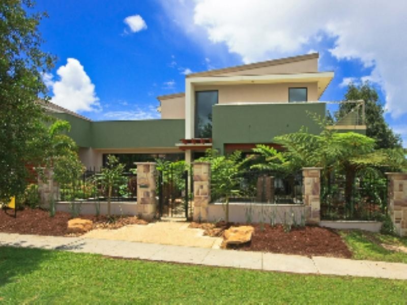 14 Avellino Drive, Varsity Lakes QLD 4227