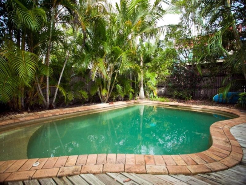 6 Beelyu Street, Burleigh Heads QLD 4220