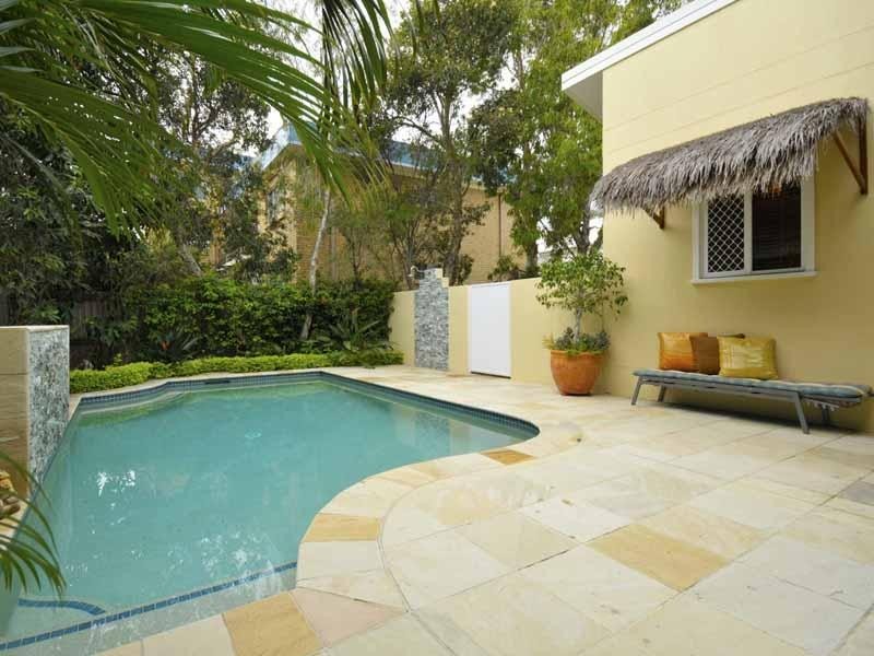 75 Seagull Avenue, Mermaid Beach QLD 4218