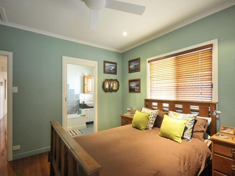 75 Seagull Avenue, Mermaid Beach QLD 4218