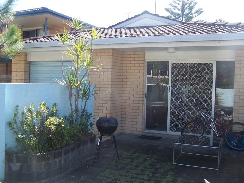 19 Tamborine Street, Mermaid Beach QLD 4218