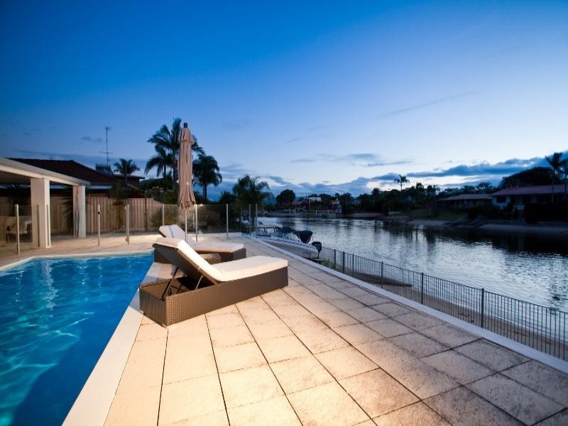 22 Welby Street, Broadbeach Waters QLD 4218