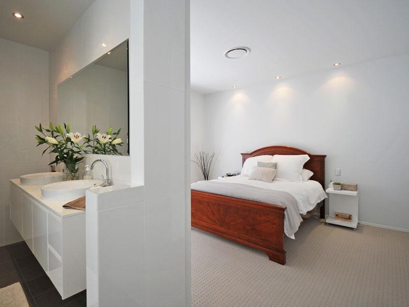 22 Welby Street, Broadbeach Waters QLD 4218